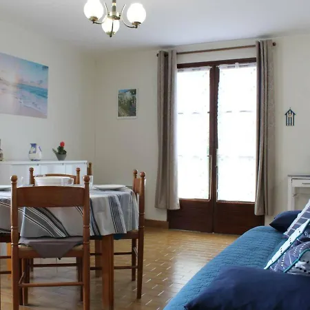Maison Calme A Saint-pierre-d'oleron, 4 Couchages, Proche Commerces, Cour Ensoleillee, Parking. - Fr-1-246a-79